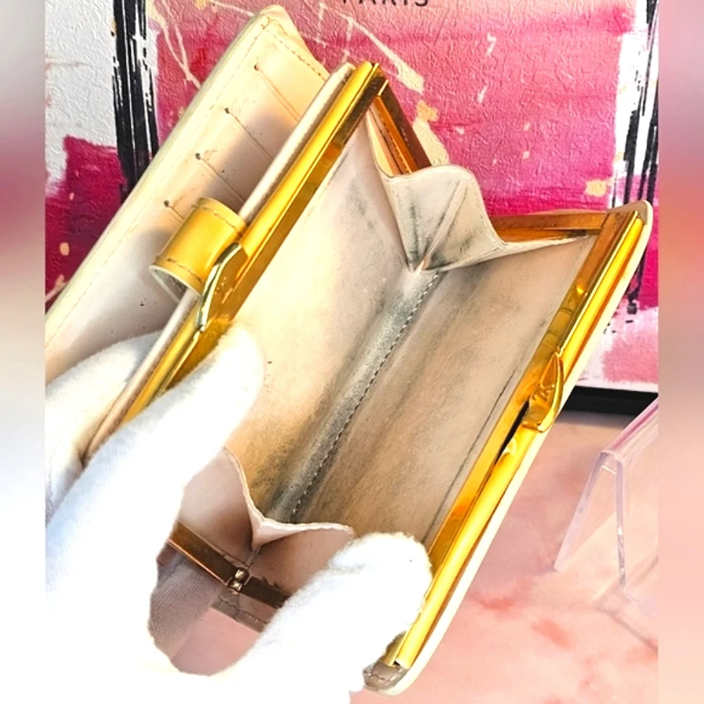 🏵Louis Vuitton Vernis Kisslock Wallet Yellow Beige Porto Monnaie Biennois🏵